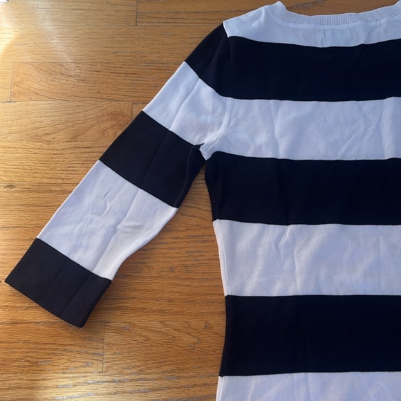 Tommy Hilfiger - Picture 12 of 13